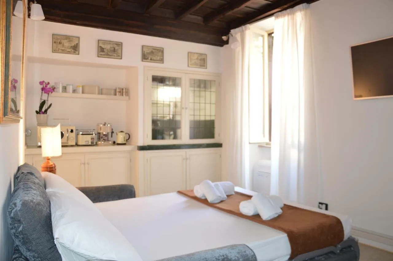 Historic Center - Elegant Apartment With Charming Antiques - Raffaello Inn Rome