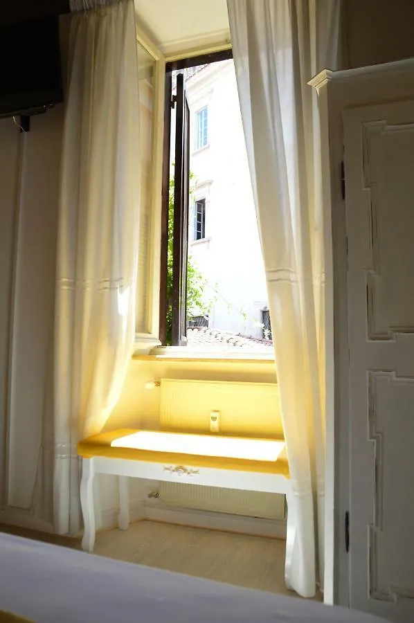 Historic Center - Elegant Apartment With Charming Antiques - Raffaello Inn Rome 0*,