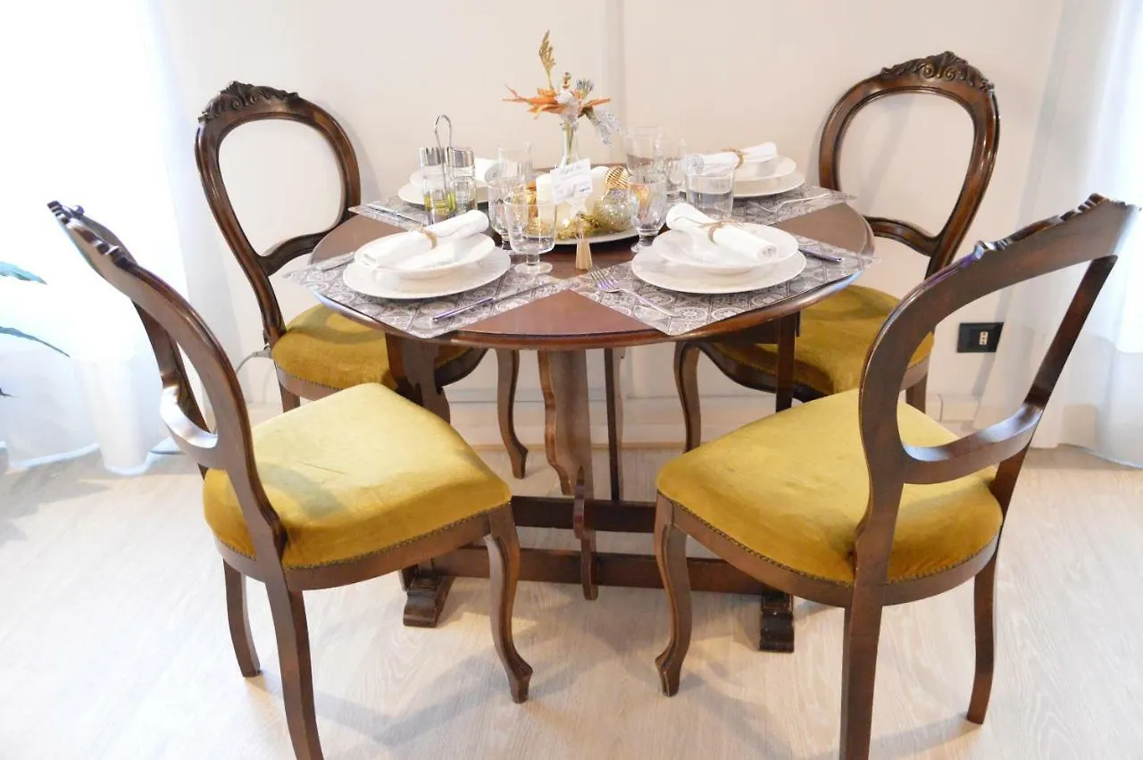 Historic Center - Elegant Apartment With Charming Antiques - Raffaello Inn Rome 0*,
