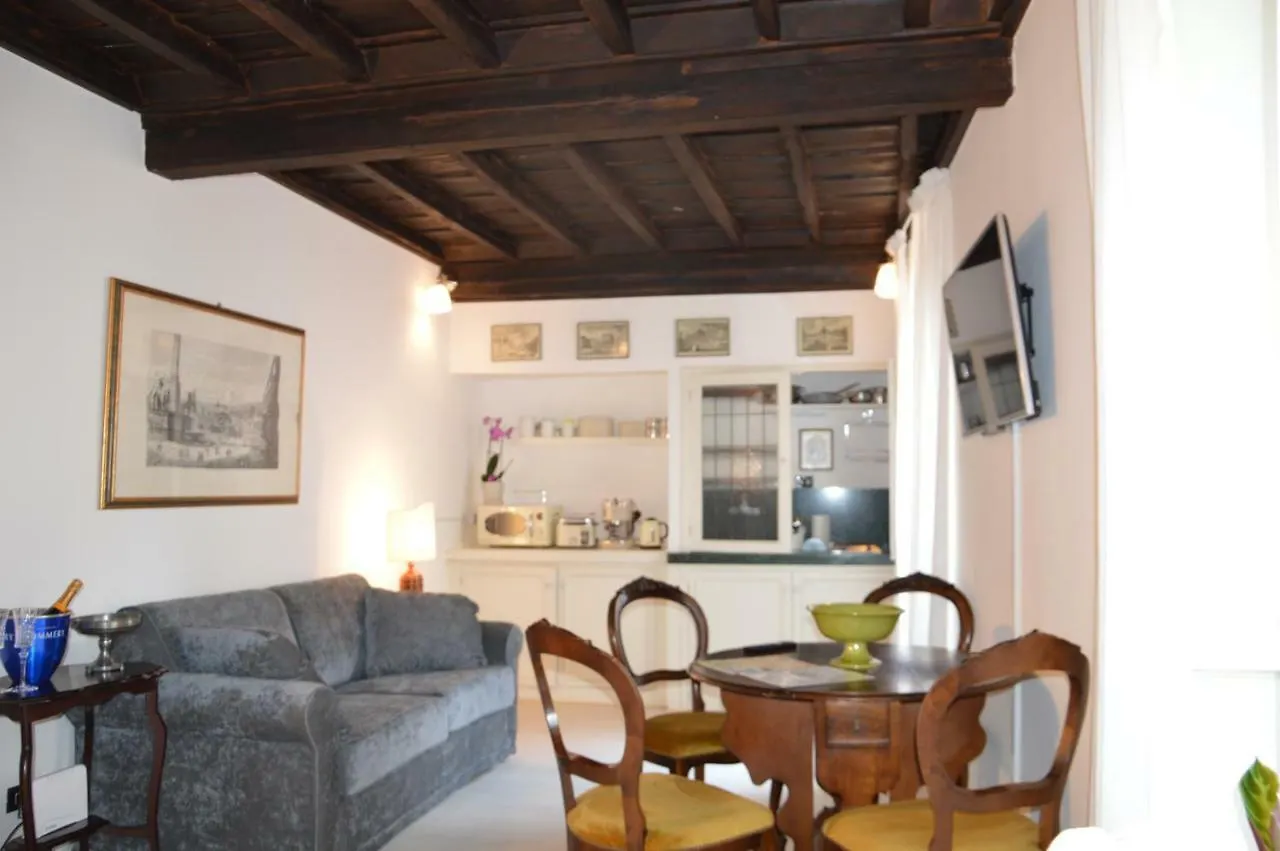 Historic Center - Elegant Apartment With Charming Antiques - Raffaello Inn Rome