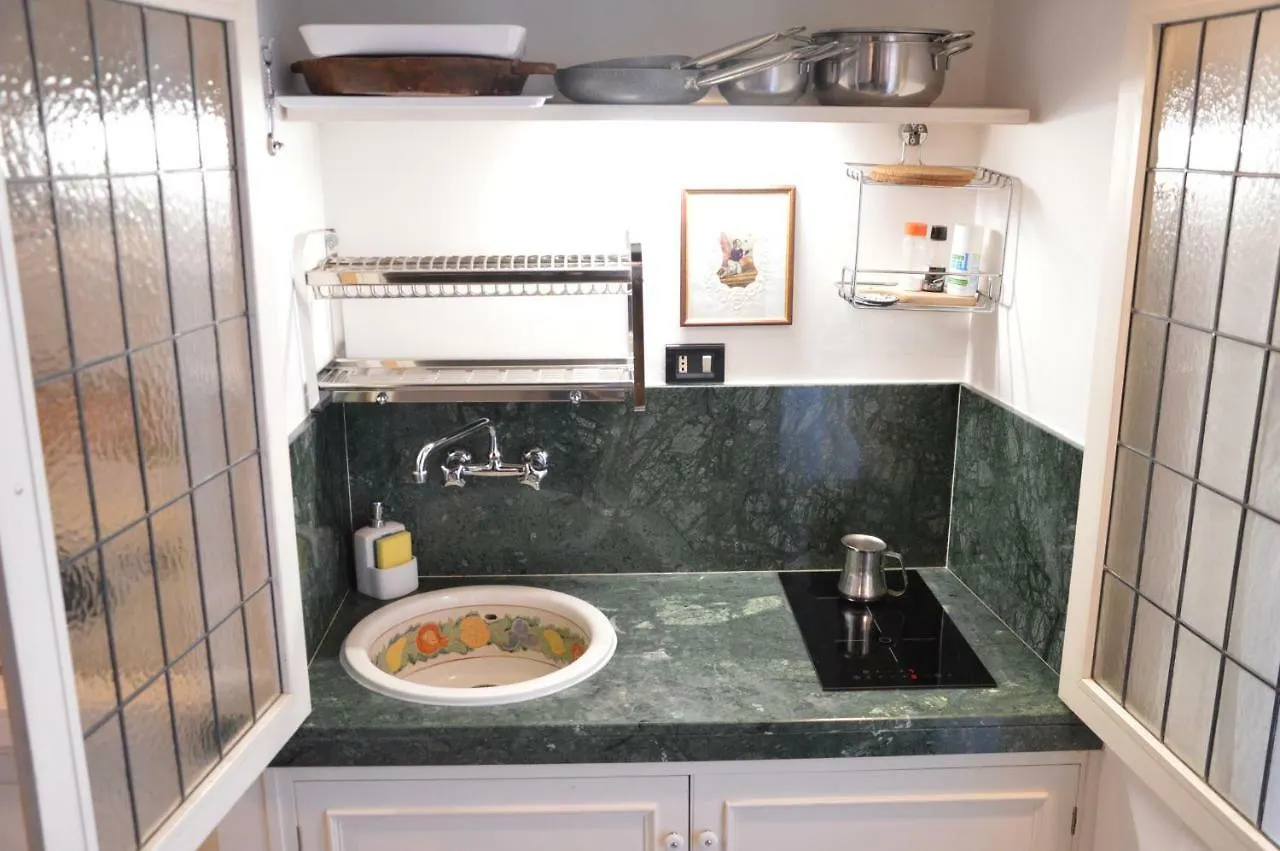 Historic Center - Elegant Apartment With Charming Antiques - Raffaello Inn Rome